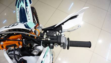 Мотоцикл кроссовый Hasky F7X 250 Enduro 2T 21\18 MSD