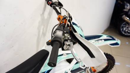 Мотоцикл кроссовый Hasky F7X 250 Enduro 2T 21\18 MSD
