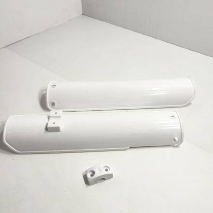 Защита перьев передней вилки белая