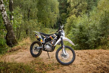 Кроссовый мотоцикл BSE Z5 250e 21/18 5 STORM (ЧЕРНЫЙ ПЛАСТИК, ЧЕРНАЯ РАМА) MSD